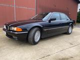 BMW 7' E38 Lim. 730i /A cosmosschw.-met  - BMW 730: E38