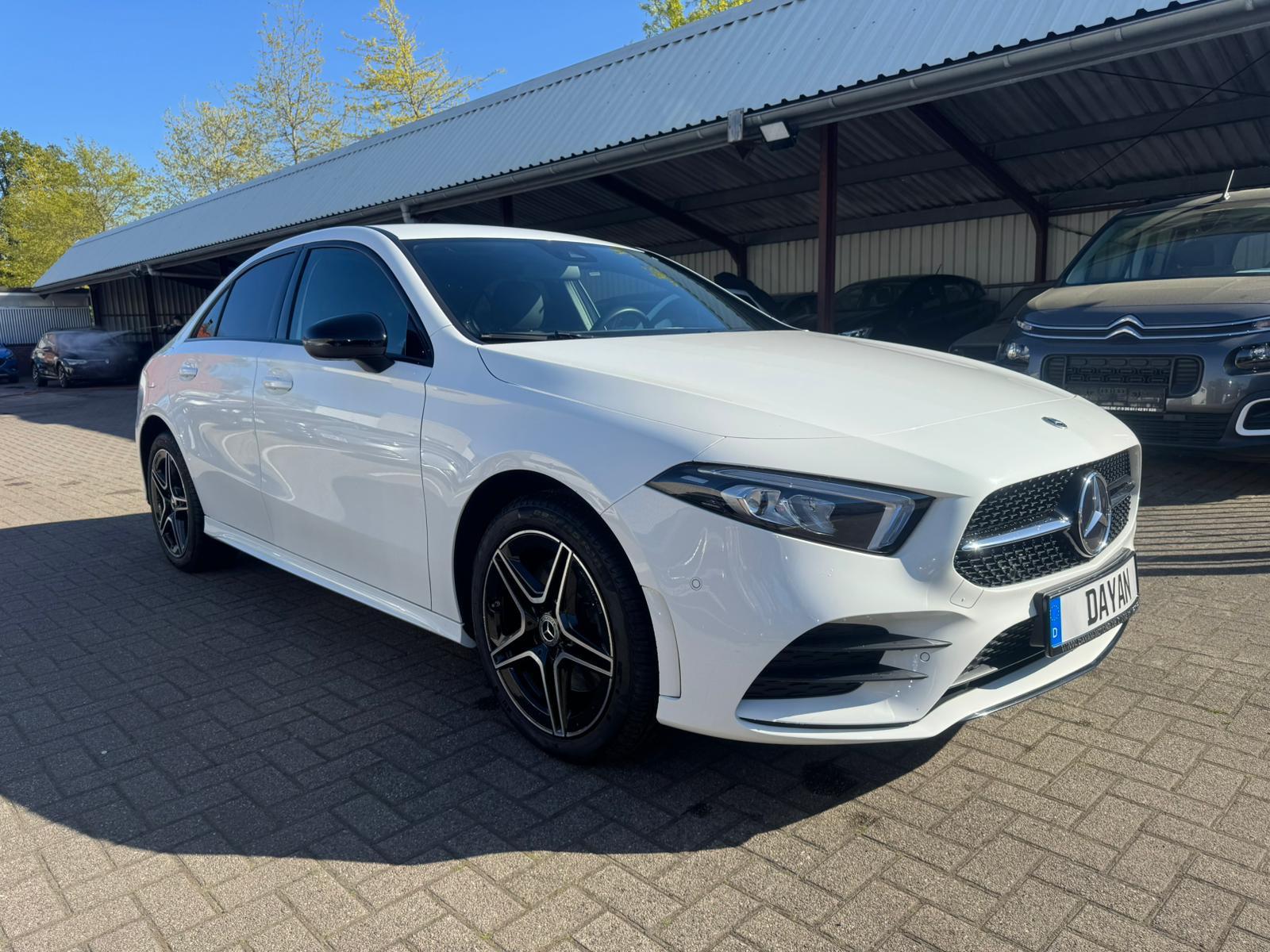 Mercedes-Benz A 250 BUSINESS*AMG*NIGHT*SPORT*AMBIENTE*CARPLAY*