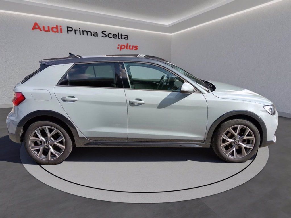 Audi AUDI A1 citycarver 30 1.0 tfsi identity contrast imagem 3