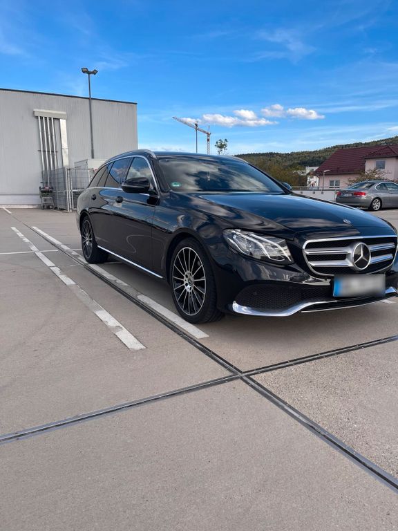 Image of Mercedes-Benz 220