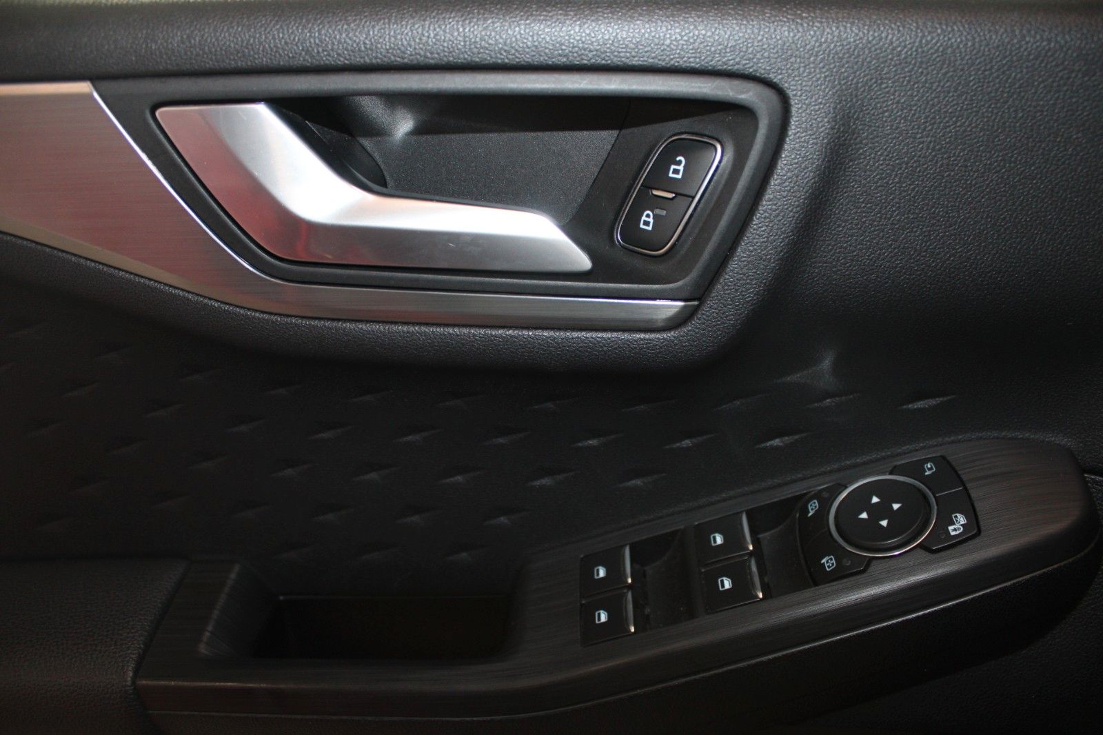 Fahrzeugabbildung Ford Kuga Titanium X LED AHK B&O ACC HUD CAM WinterP.