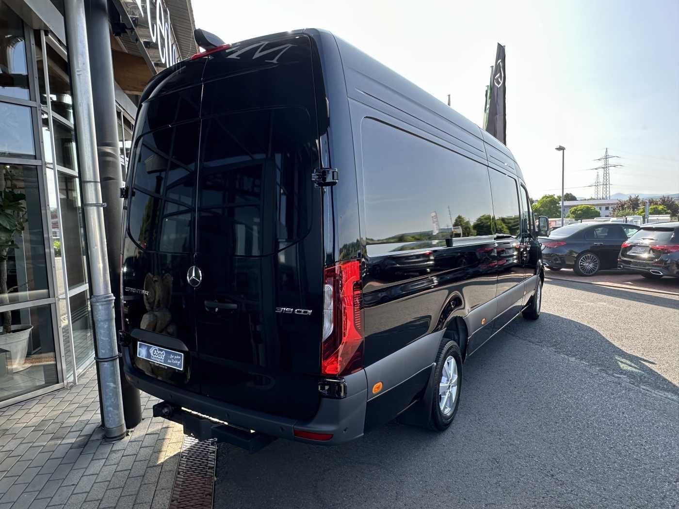 Fahrzeugabbildung Mercedes-Benz Sprinter 319 CDI 4325 AHK DISTRONIC 360 Klima