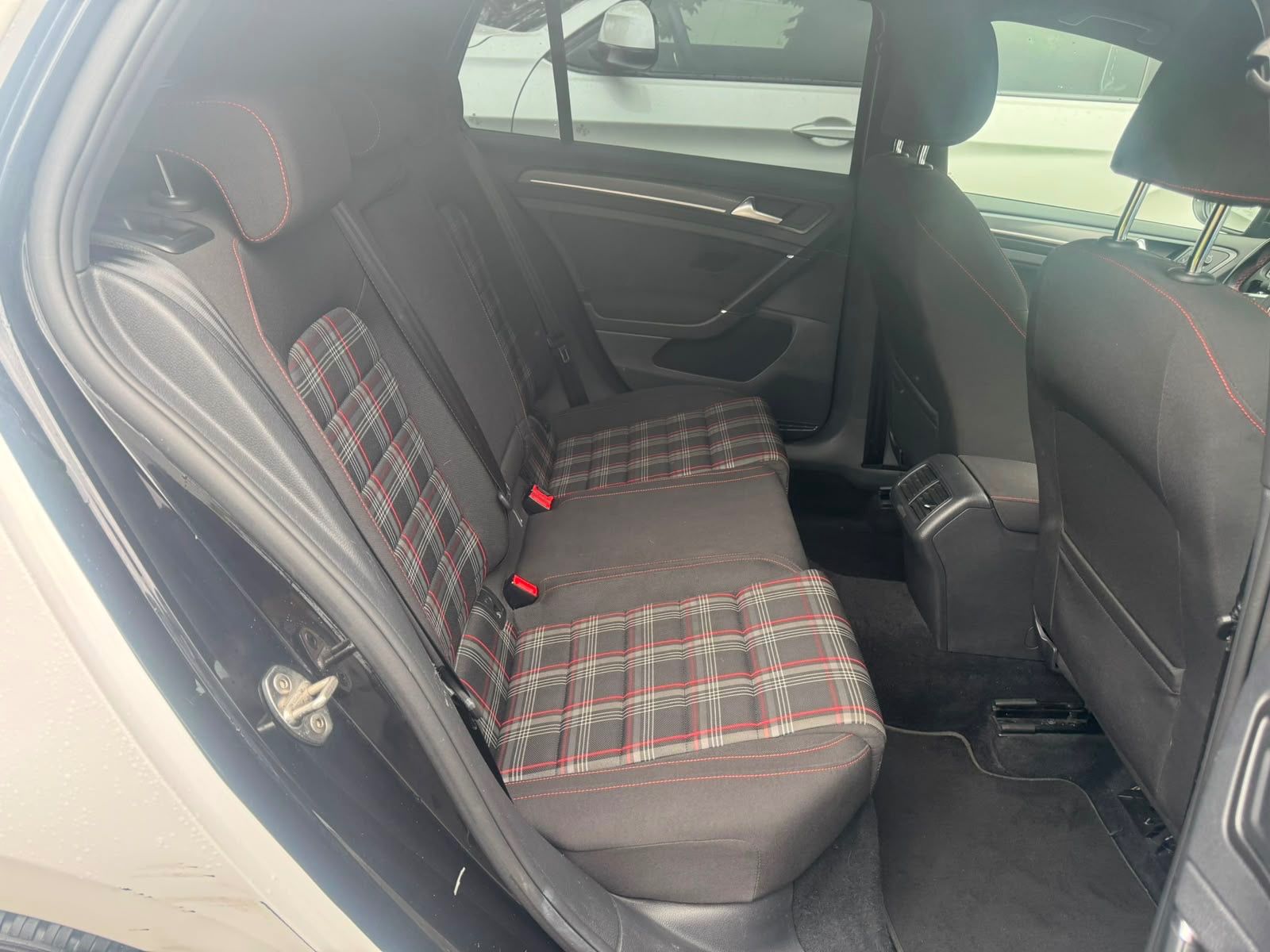 Fahrzeugabbildung Volkswagen Golf VII Lim. GTI BMT/Start-Stopp