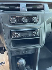 Volkswagen Caddy - 11