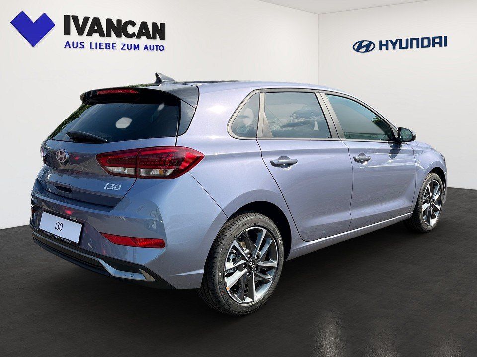 Fahrzeugabbildung Hyundai i30 1.0T 100PS DCT ADVANTAGE