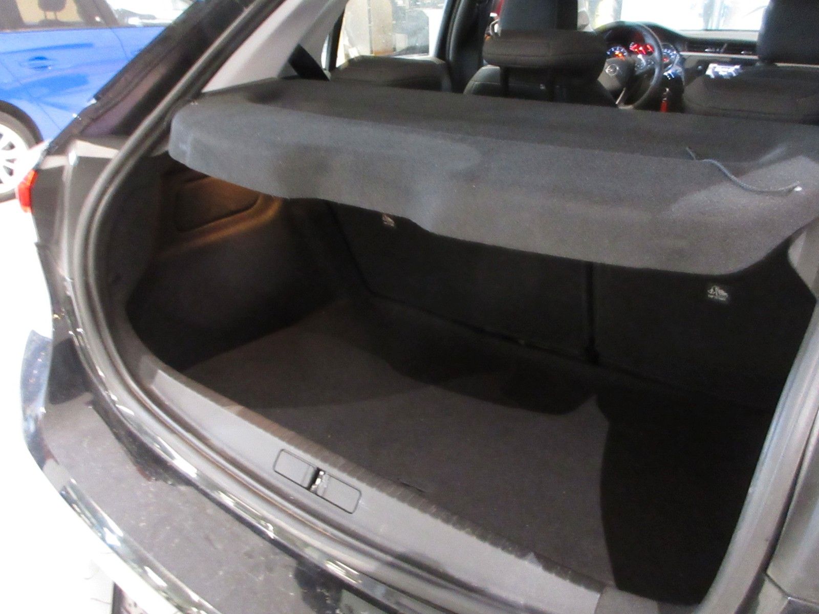 Fahrzeugabbildung Opel Corsa F 1.2 PDC/TEMPO/SPURASSISTENT