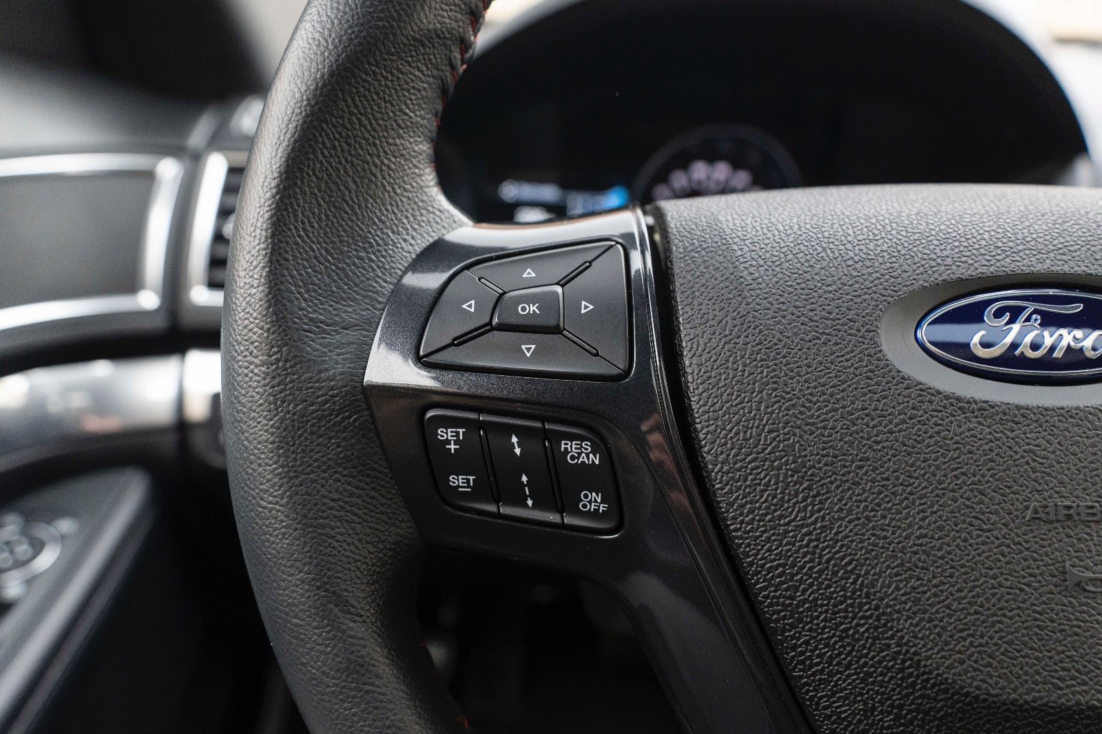 Fahrzeugabbildung Ford Explorer 3,5l 4x4 Sport KAM 6SITZER M+S ACC AHK