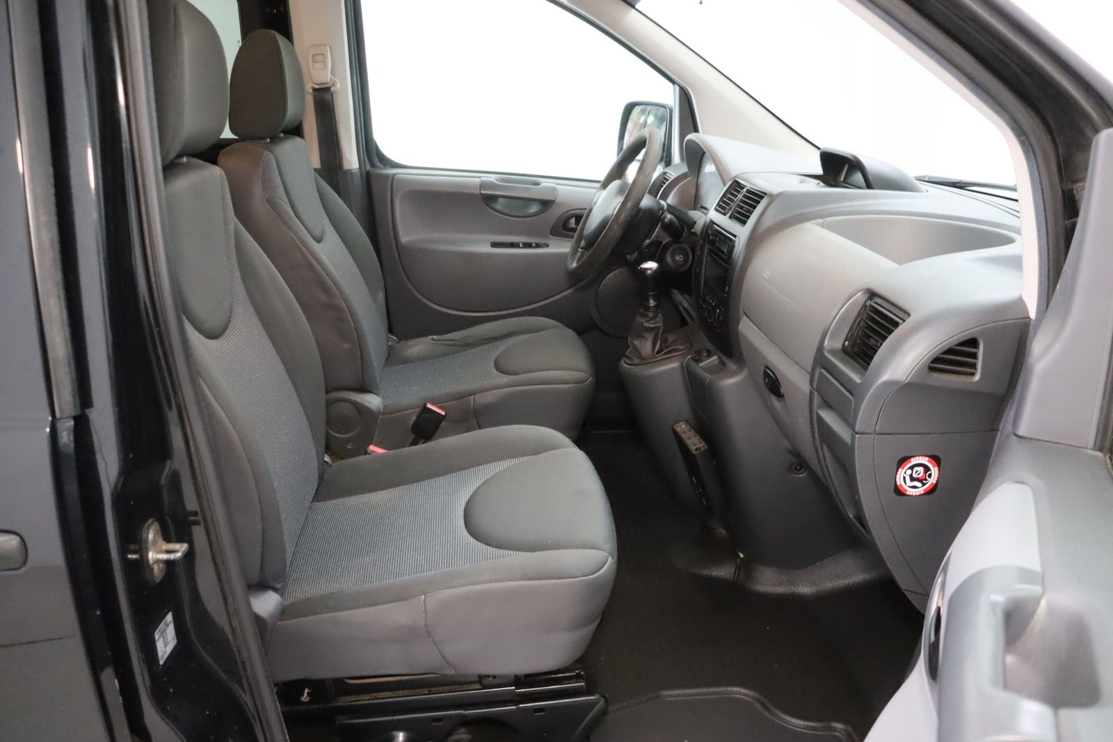 Fahrzeugabbildung Peugeot Expert Tepee 1.6HDI COOL 8 Sitzer