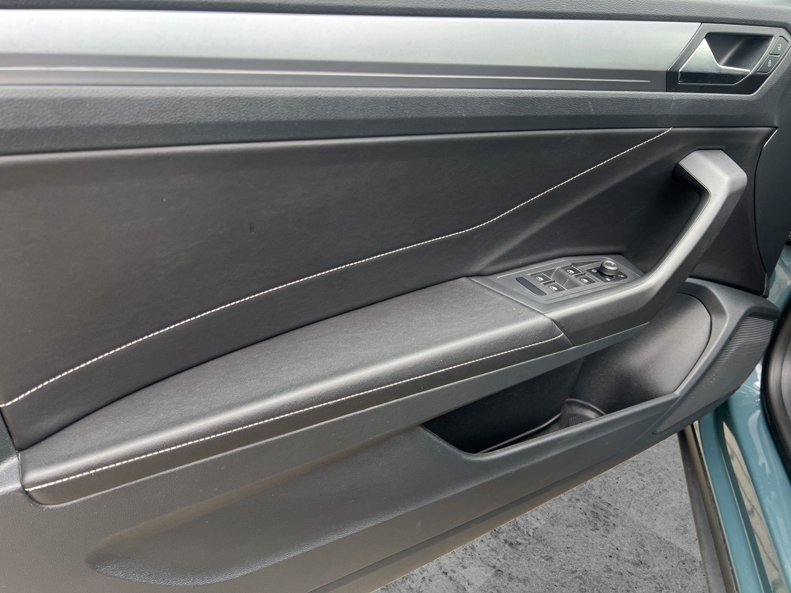 Fahrzeugabbildung Volkswagen T-Roc Cabriolet TSI Style LEDplus Navi AID ACC R