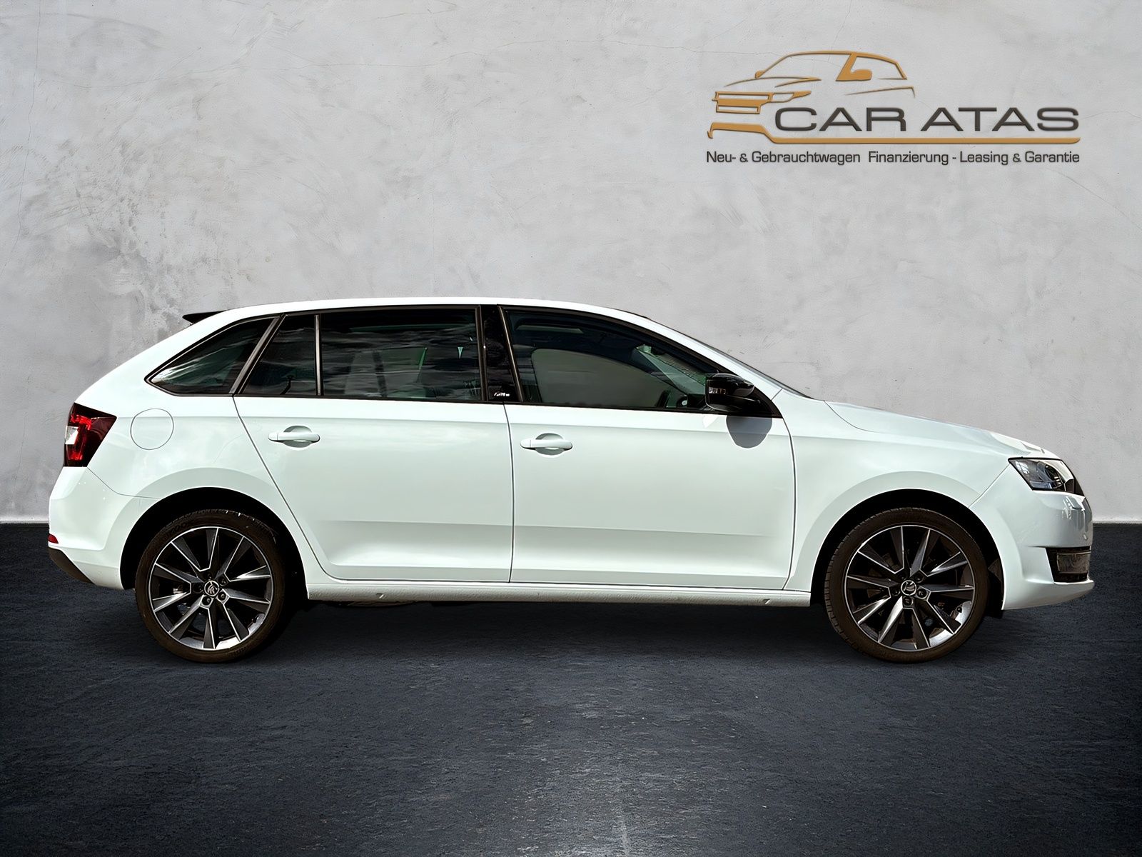 Fahrzeugabbildung SKODA Rapid 1.2i Edition NAVI PANORAMA XENON DAB PDC