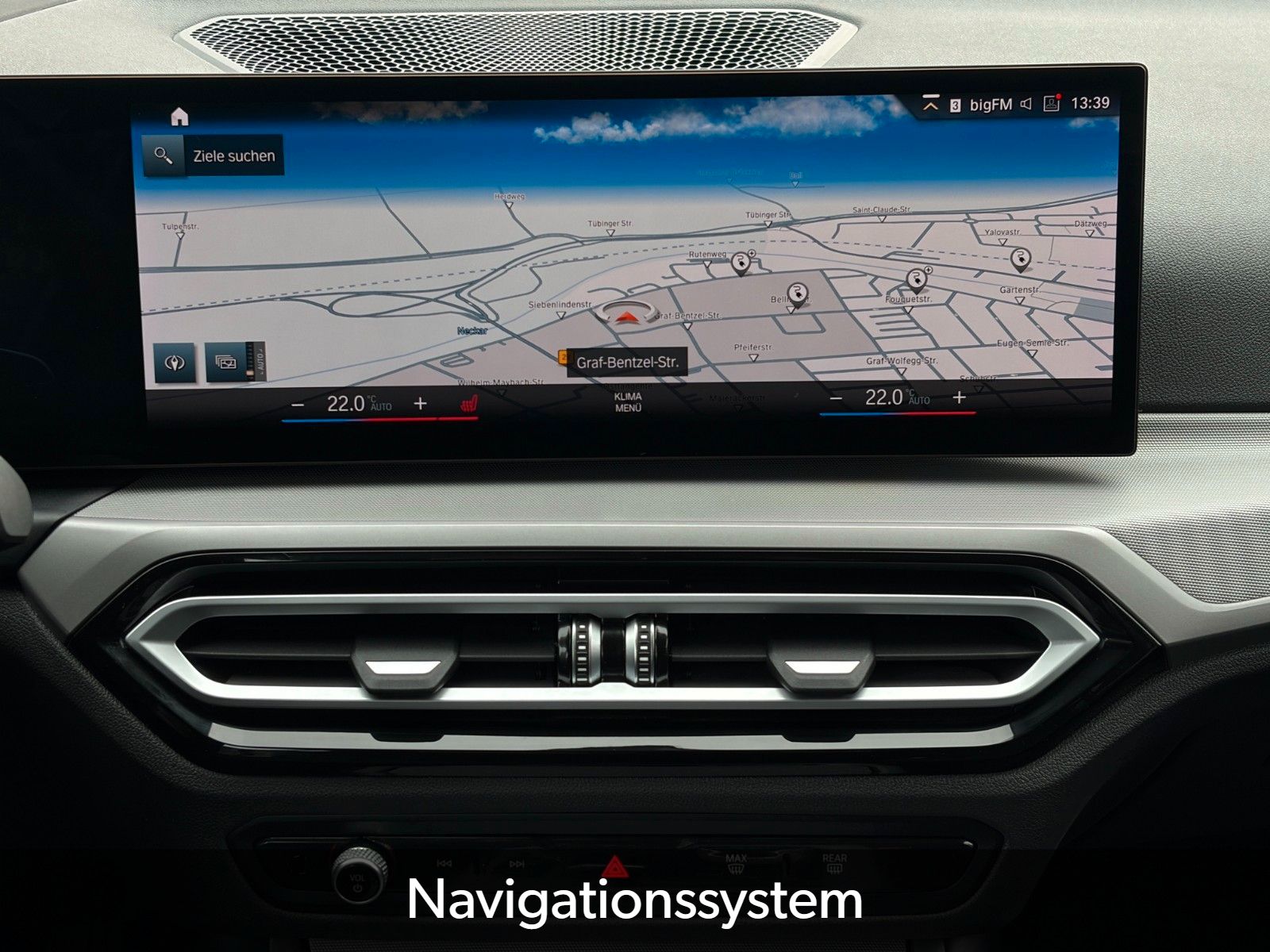 Fahrzeugabbildung BMW 330e Touring ACC HuD HiFi CAM Navi LED CarPlay