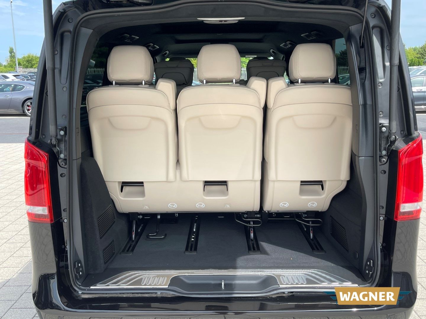 Fahrzeugabbildung Mercedes-Benz V 300 d AMG EXCLUSIVE Luxus Sitze  4MATIC Voll V