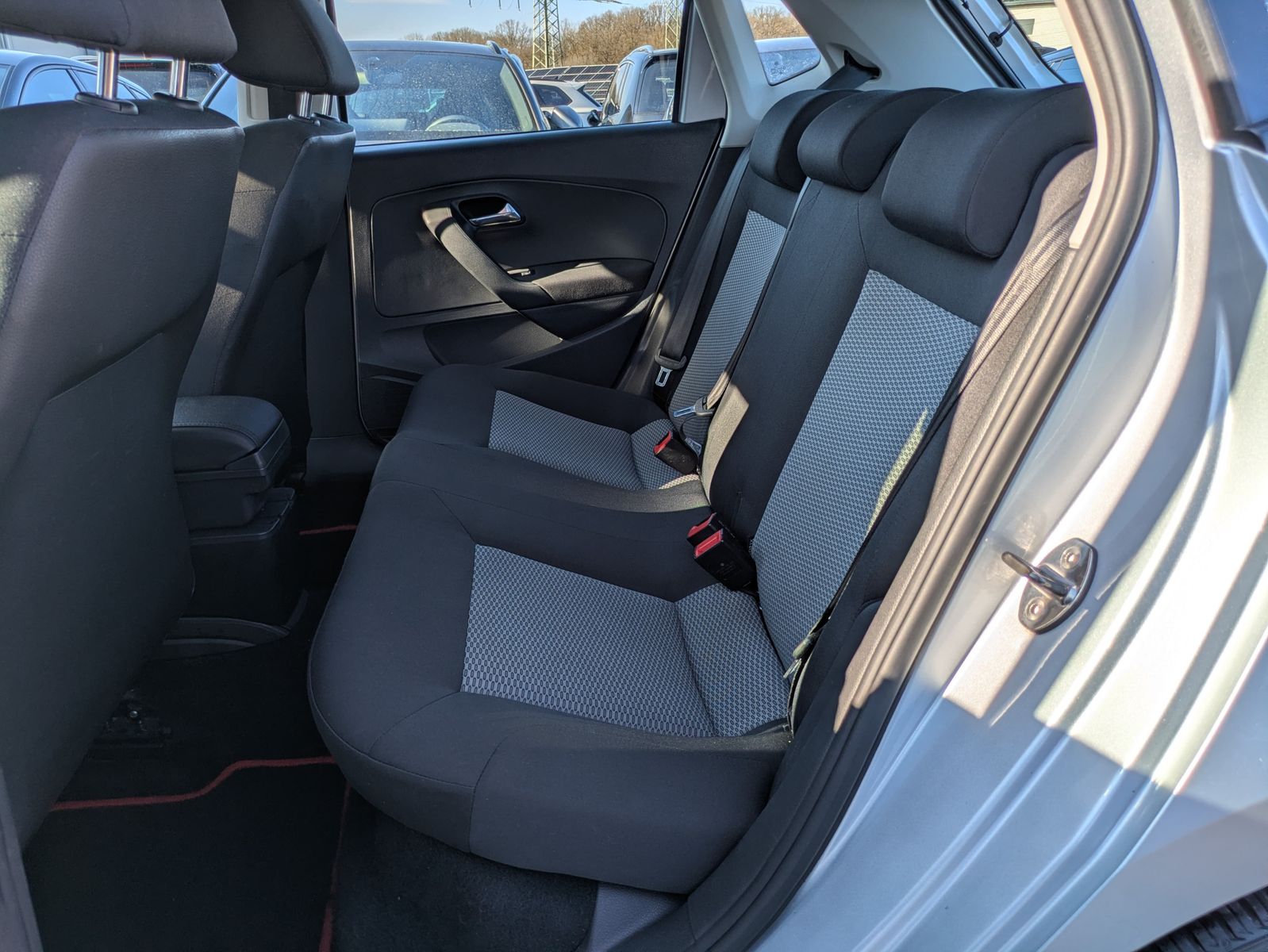 Fahrzeugabbildung Volkswagen Polo 1.2 KLIMA*SHZ*16"ALLWETTER*LED-TAGFAHRLICHT