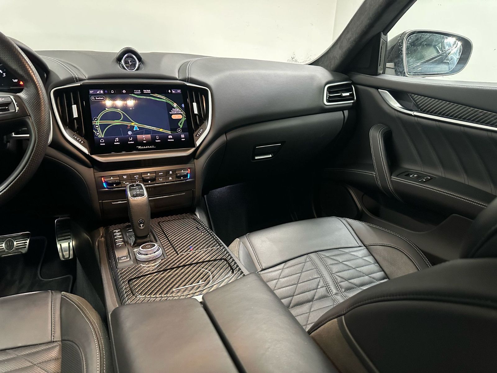 Fahrzeugabbildung Maserati Ghibli TROFEO V8   - SOFT CLOSE*NAVI*TEMPO*DAB*