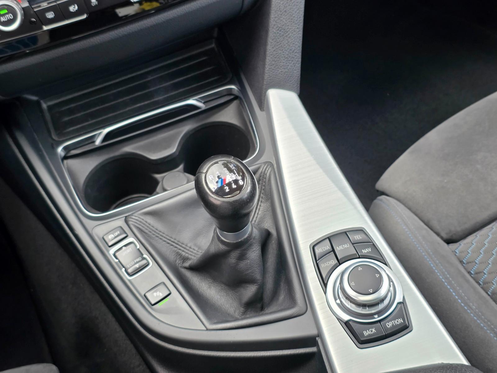 BMW 320 i M Sport*1.Hand*Scheckheft gepflegt*Ambient