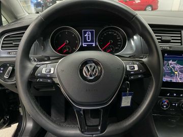 Fahrzeugabbildung Volkswagen Golf 1.6 TDI Comfortline Variant+NAVI+KAMERA+16"