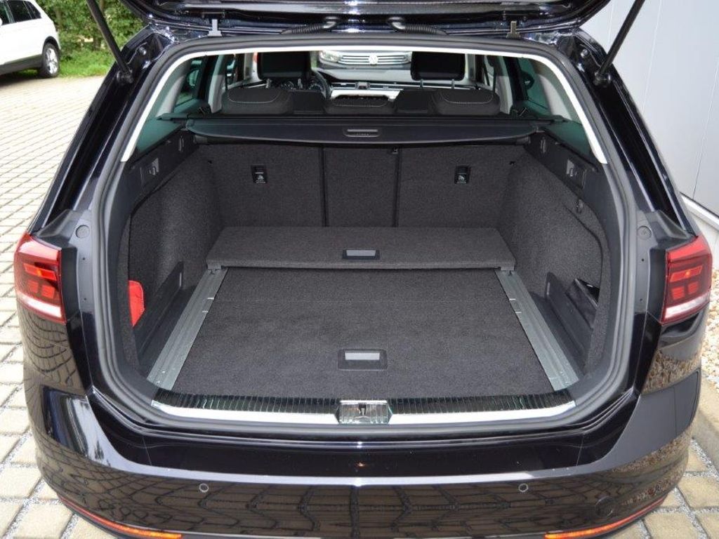 Passat Variant 1.5 TSI Business LED/NAVI+VZE+RFK