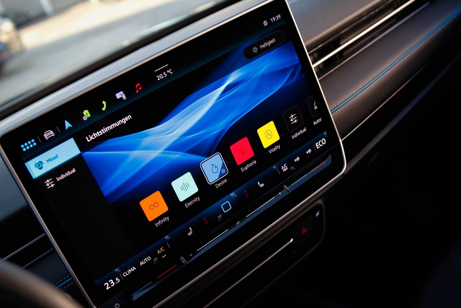 Volkswagen ID.7 Pro 210kW/HUD/Memory/Matrix/32353netto