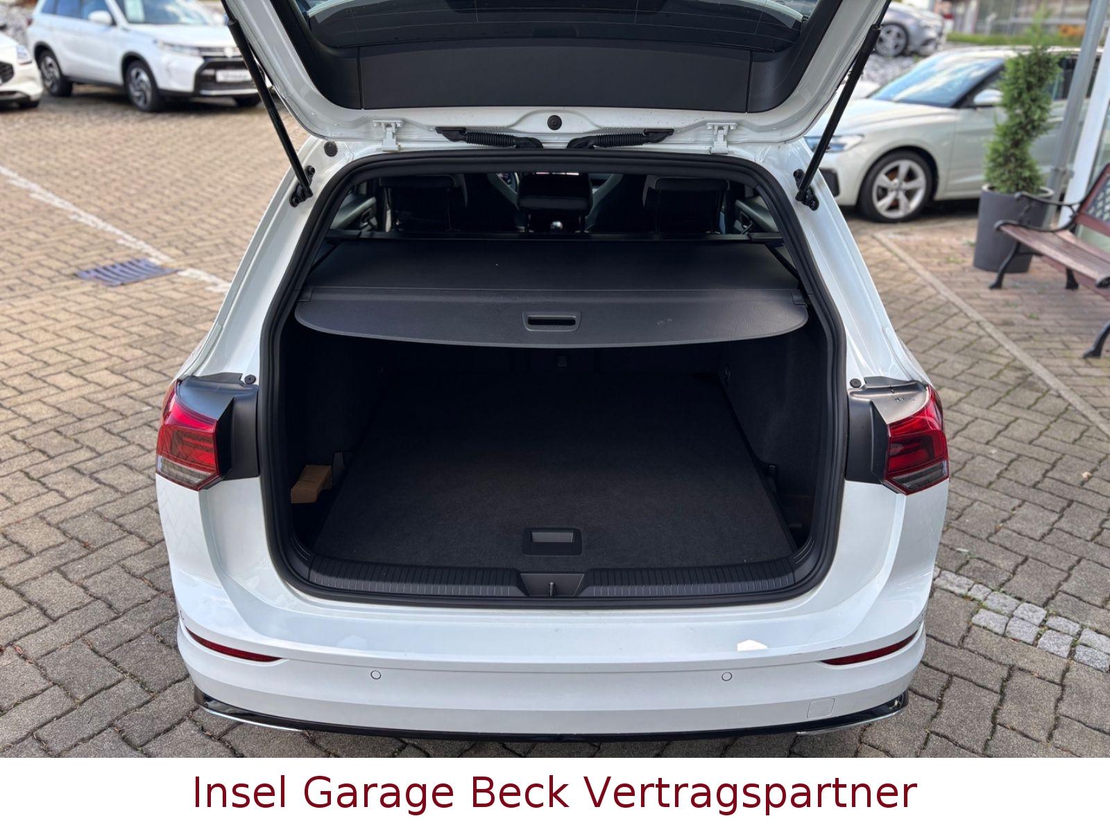 Volkswagen Golf VIII Variant R-Line|Carplay|LED|ACC|1.Hand