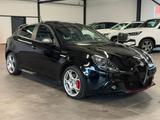 Alfa Romeo Giulietta Veloce PANO+BI-XEN+BOSE+CARBON+NAV+PDC - Alfa Romeo: Veloce