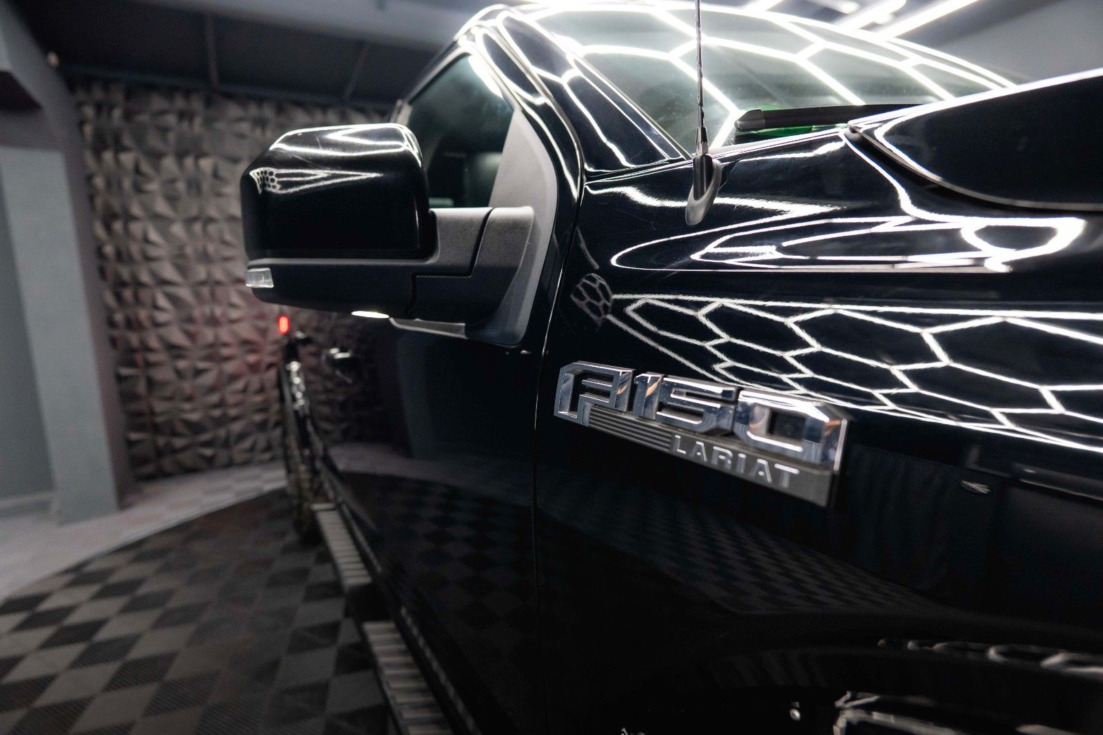 Fahrzeugabbildung Ford F150 3.5L V6 4x4 Offroad RAPTOR LARIAT LaChanti