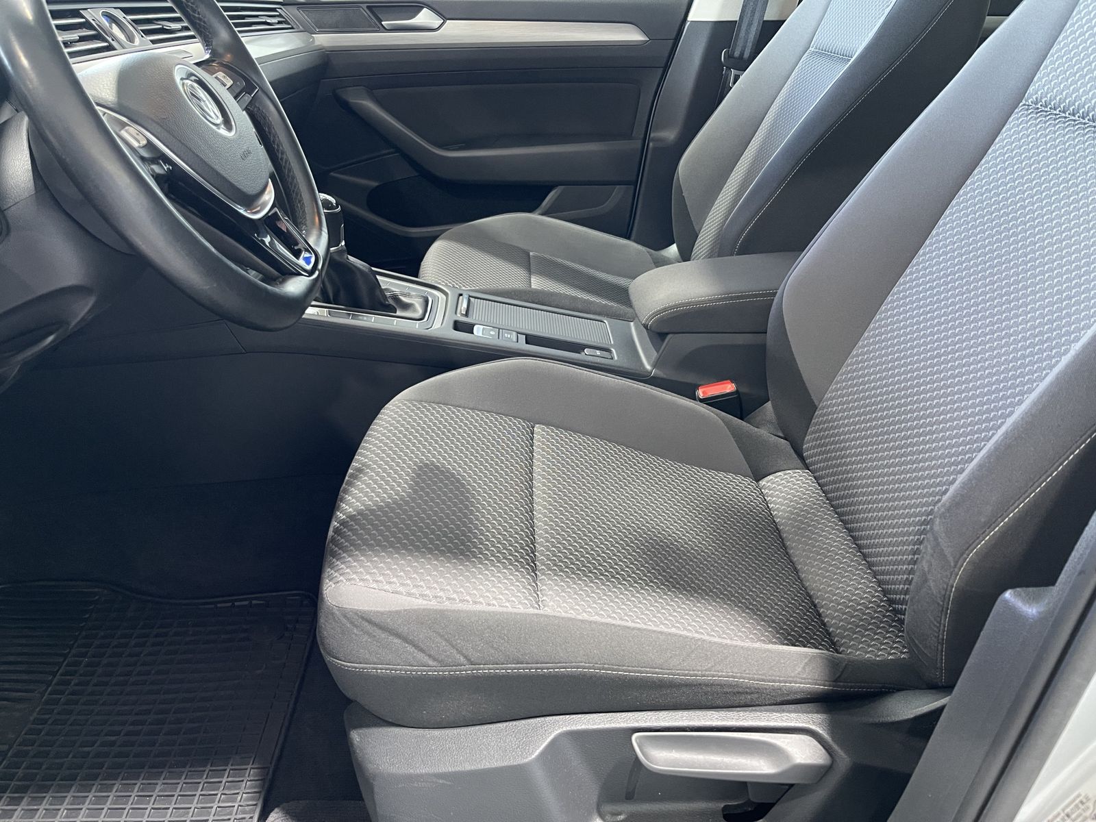 Fahrzeugabbildung Volkswagen Passat Variant 2.0 TDI Trendline*AHK*ACC*Navi*