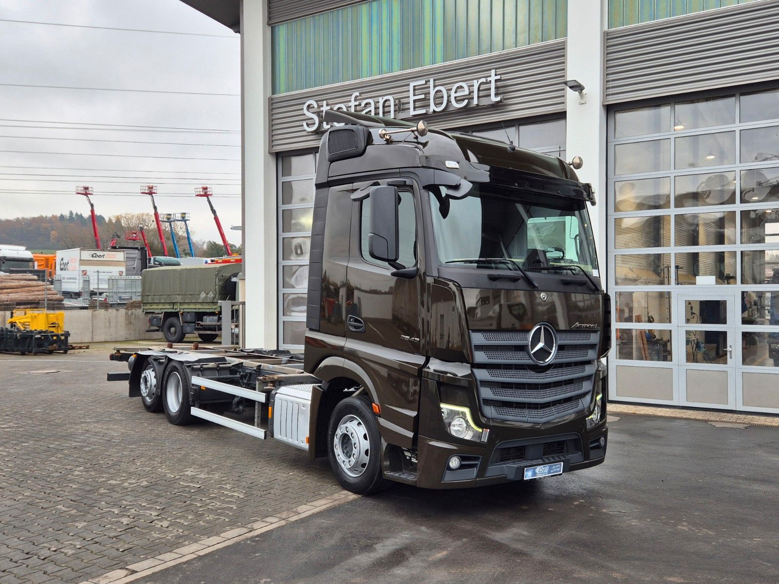 Fahrzeugabbildung Mercedes-Benz Actros 2543 LnR 6x2 Retarder