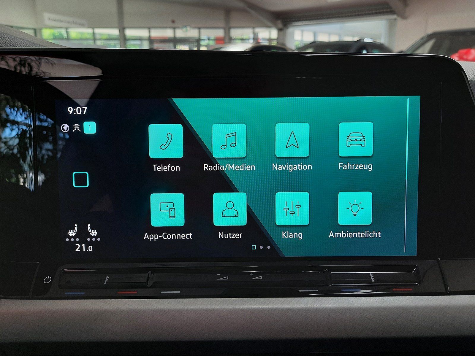 Fahrzeugabbildung Volkswagen Golf Variant Life eTSI DSG *Navi*PDC**LED*ACC*