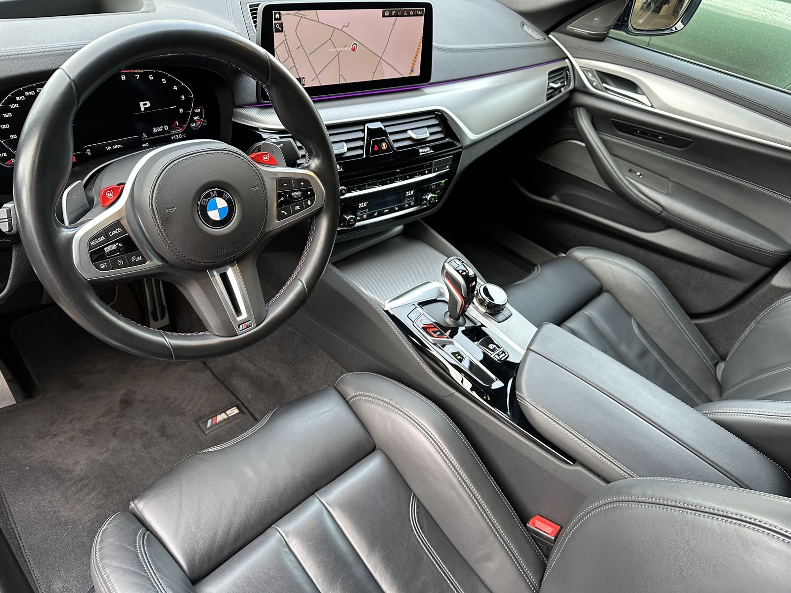 Fahrzeugabbildung BMW M5 Competition NAV+LED+KERAMIK+KAMERA+20ZOLL+1HD