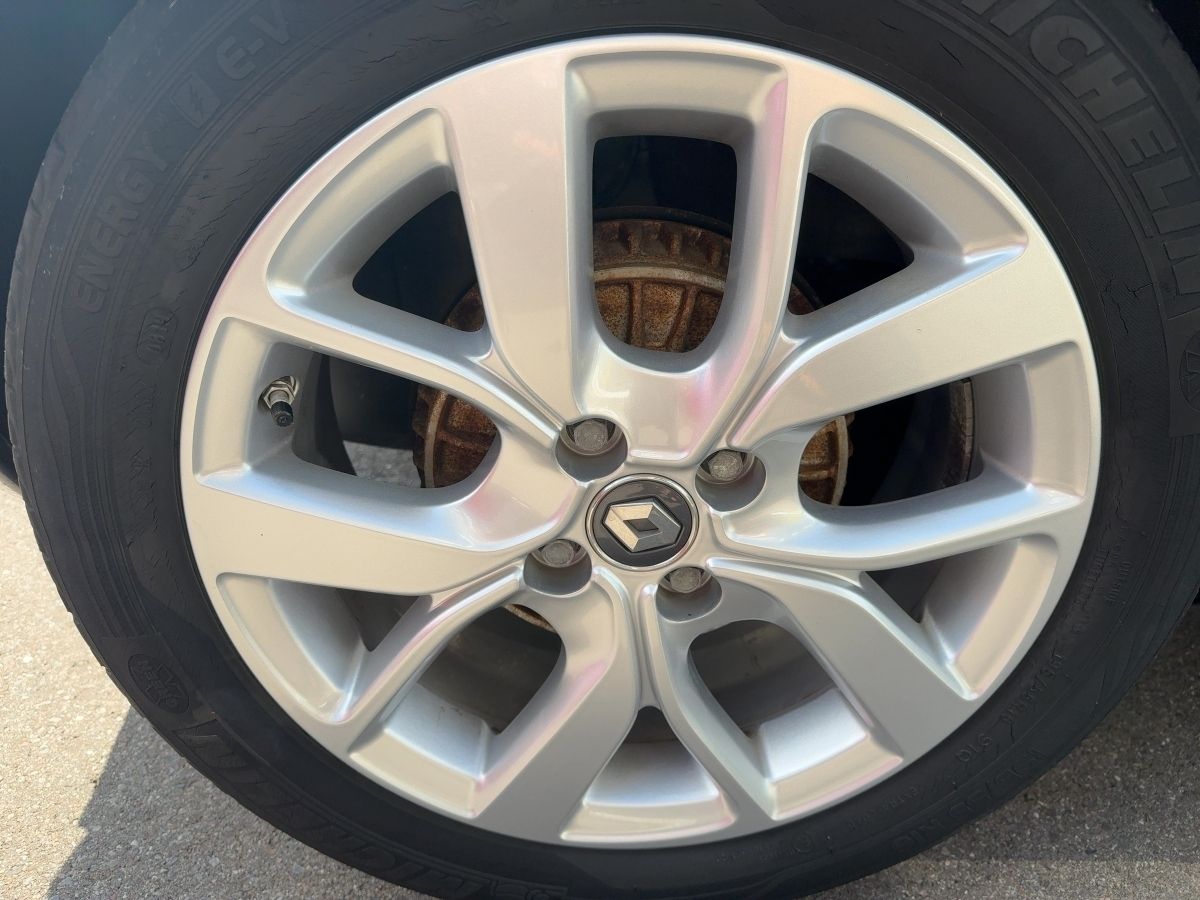 Fahrzeugabbildung Renault ZOE Life R110 Z.E 40 EPH (Batt.-miete)