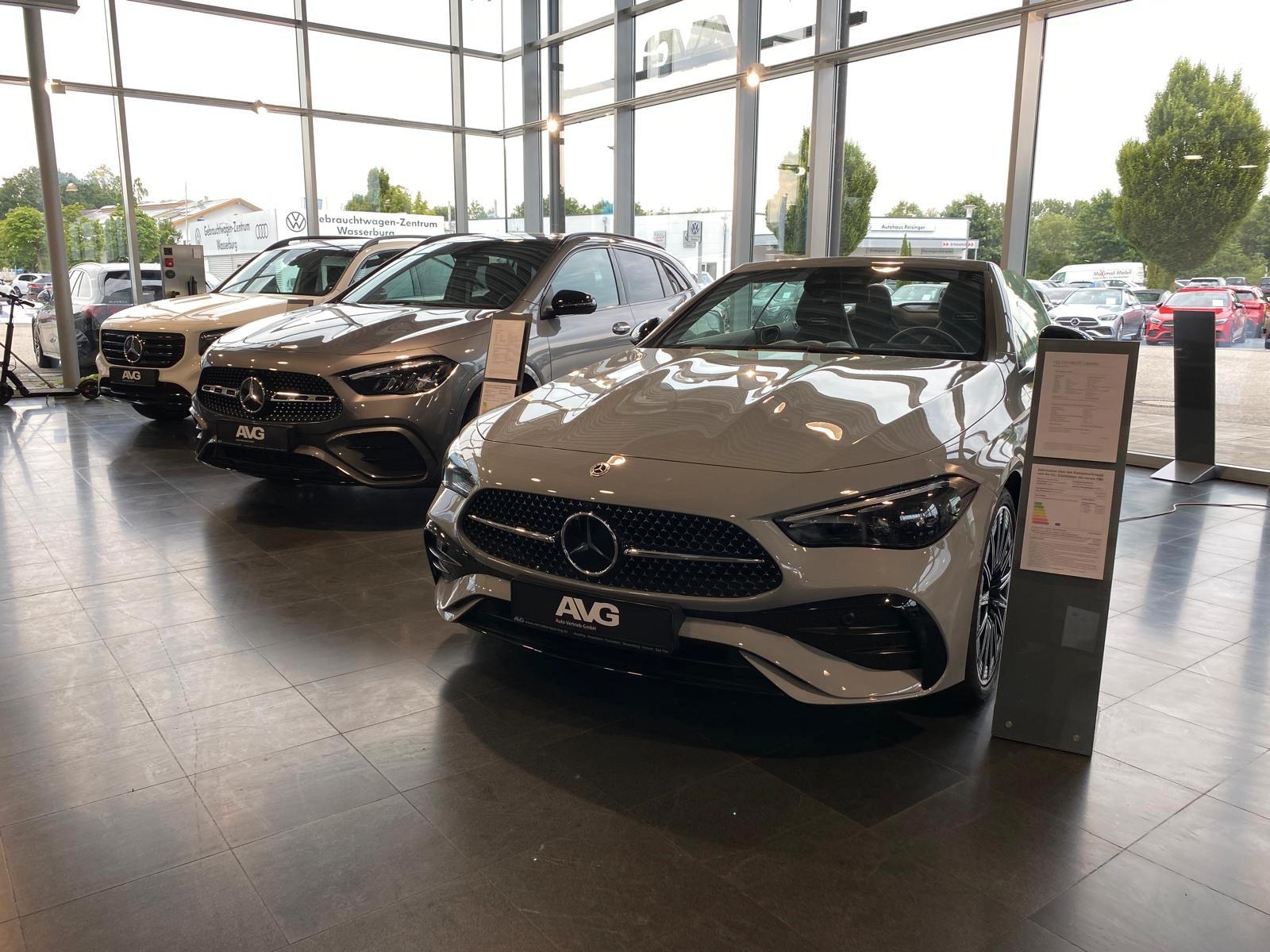 showroom-image-top