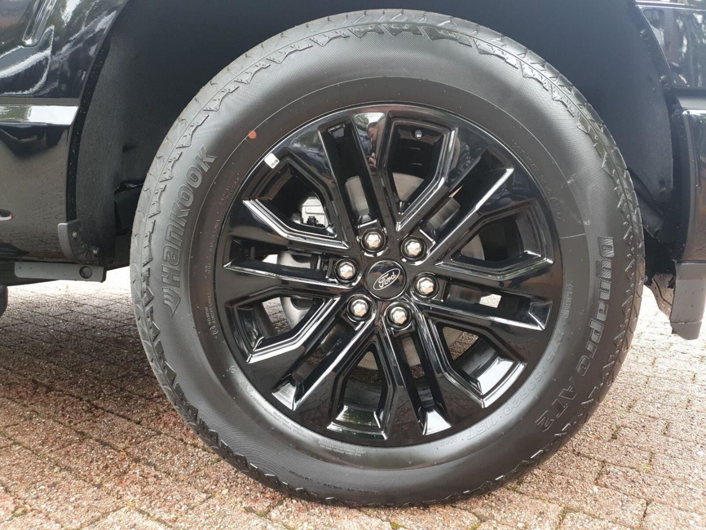 Fahrzeugabbildung Ford F 150 Lariat Black MY25 5,0-V8 4x4 SuperCrew-Vol