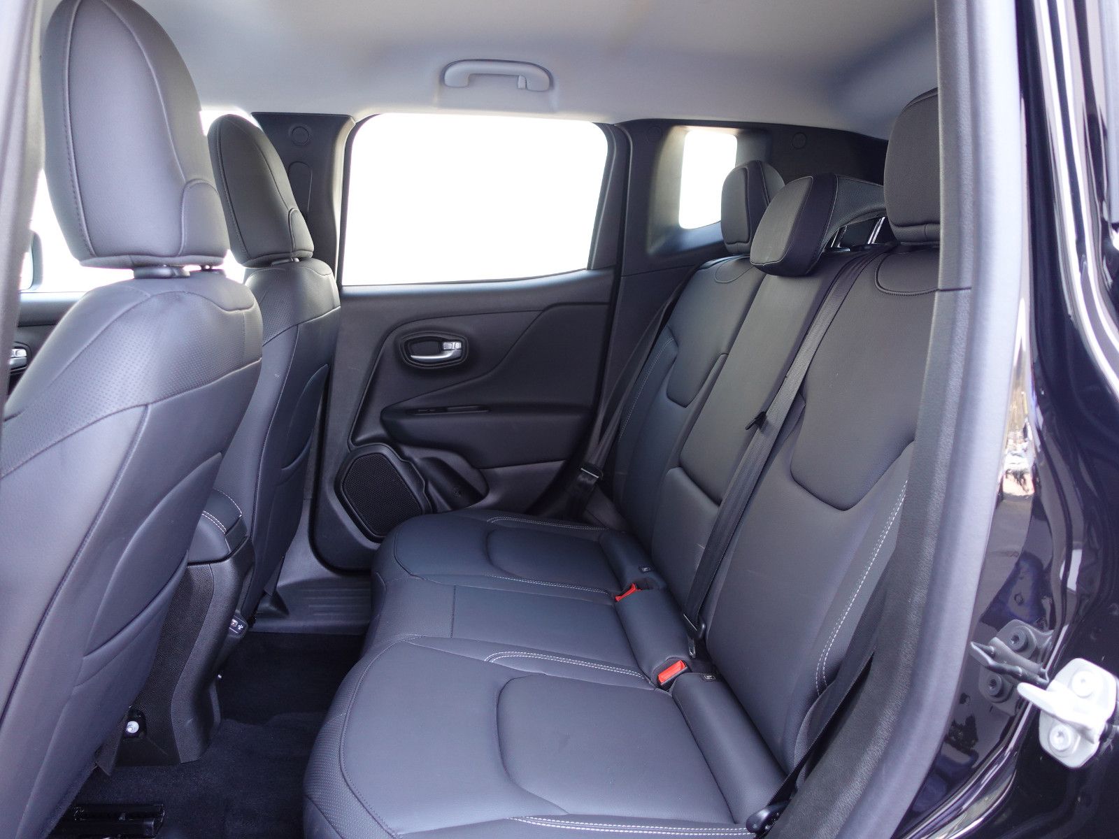 Fahrzeugabbildung Jeep Renegade 1.5 AUTOMATIK E-Hybrid S-Edition SHZ