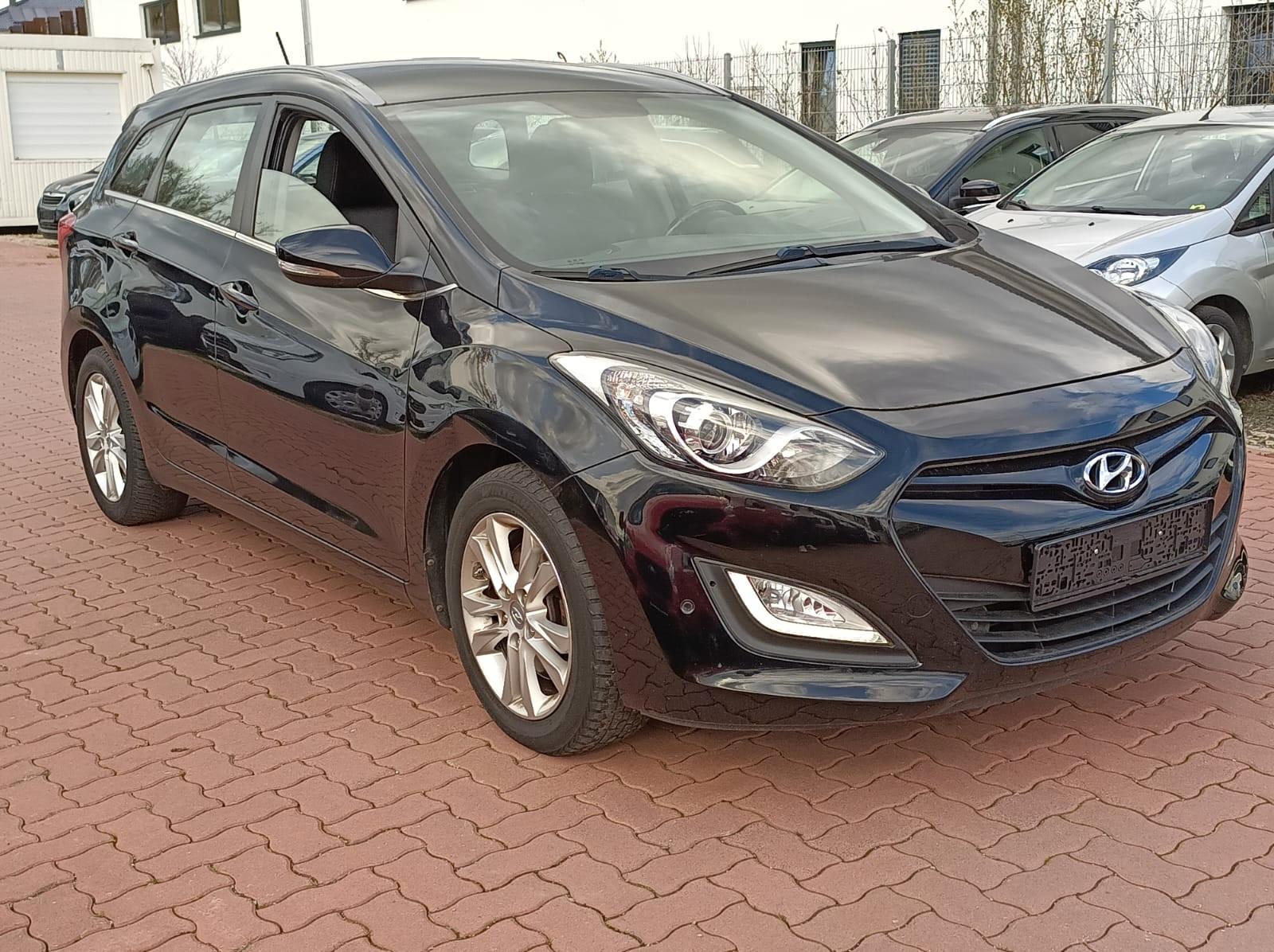 Hyundai i30 cw Trend Automatik*Klima*Tempomat*PDC+CAM