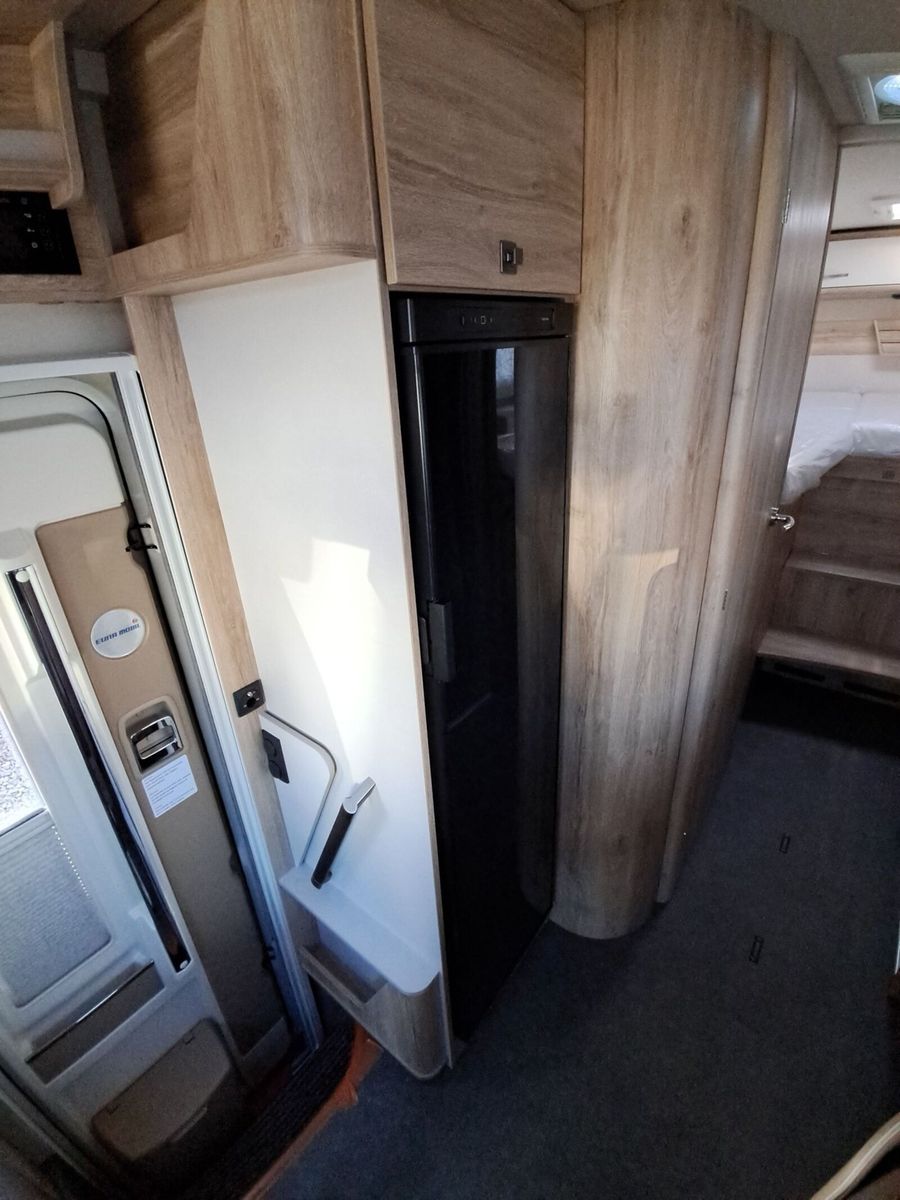 Fahrzeugabbildung Eura Mobil Profila RS PRS 720 EB 180PS Autom. MondialPlus