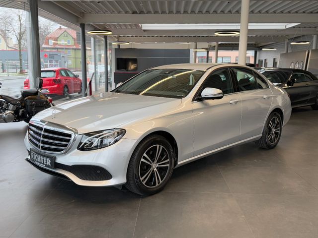 Mercedes-Benz E 220d Lim. Business/LED/360°/Navi/Elek.Sitz/AHK