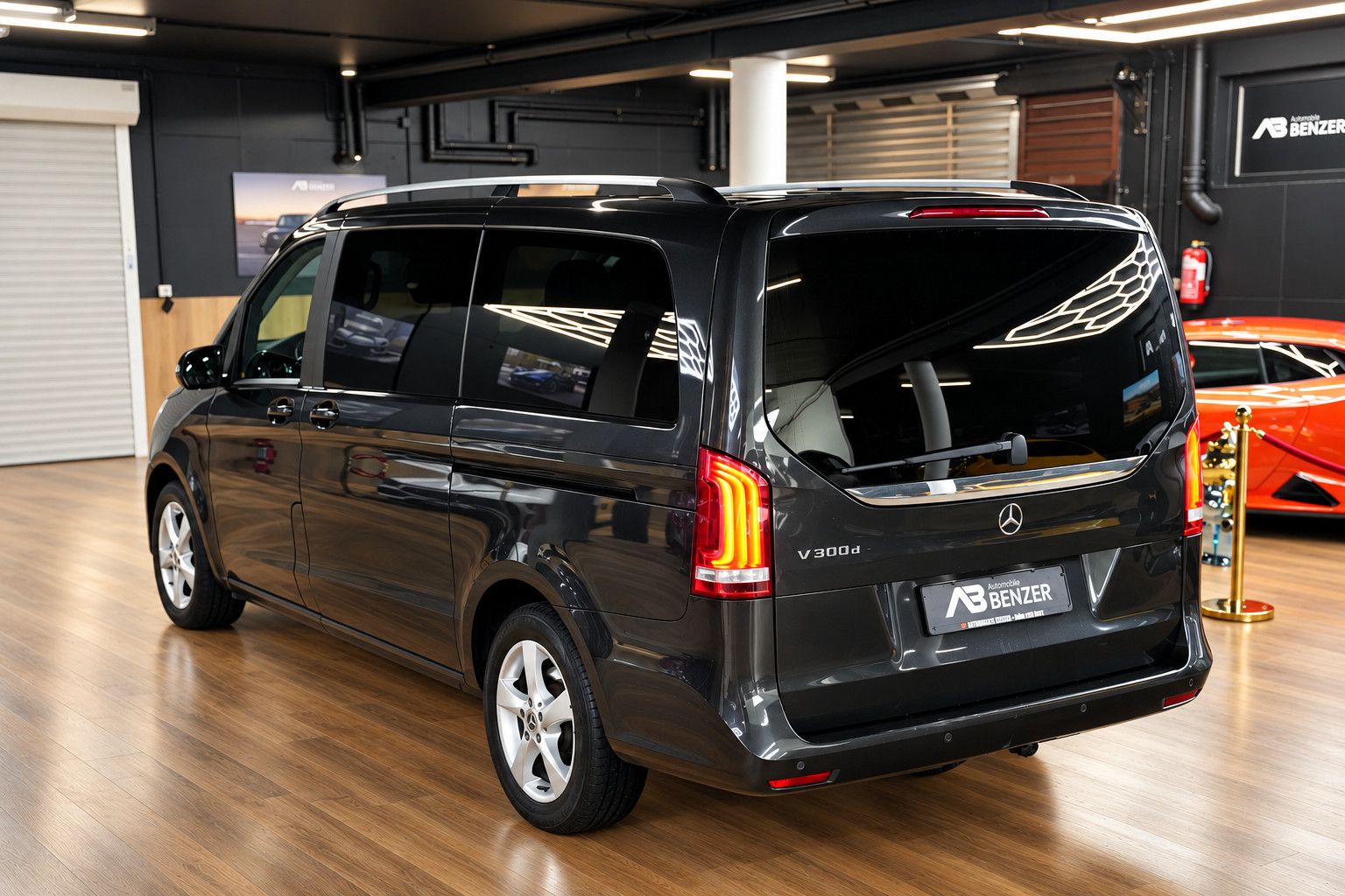 Fahrzeugabbildung Mercedes-Benz V 300d lang *Burmester*360°KAM*6-Sitz*SHZ*Navi