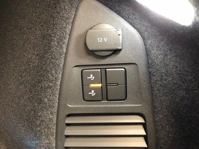 Fahrzeugabbildung Volkswagen Touareg 3.0 TDI V6 4MOTION Automatik StandHZG AH