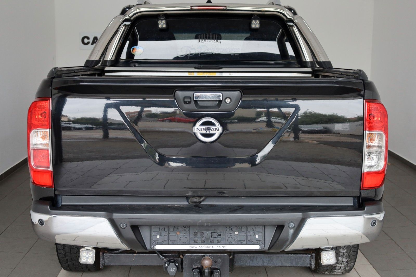 Fahrzeugabbildung Nissan Navara NP300 Tekna DOKA 4x4 Leder,SH,Navi,SD,AHK