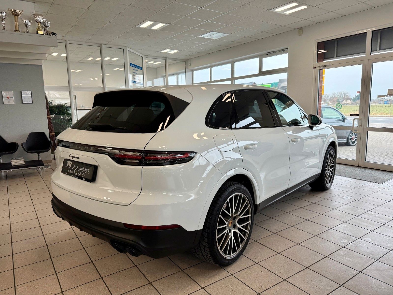 Fahrzeugabbildung Porsche Cayenne V6 Platinum Edition SportChrono/Panorama