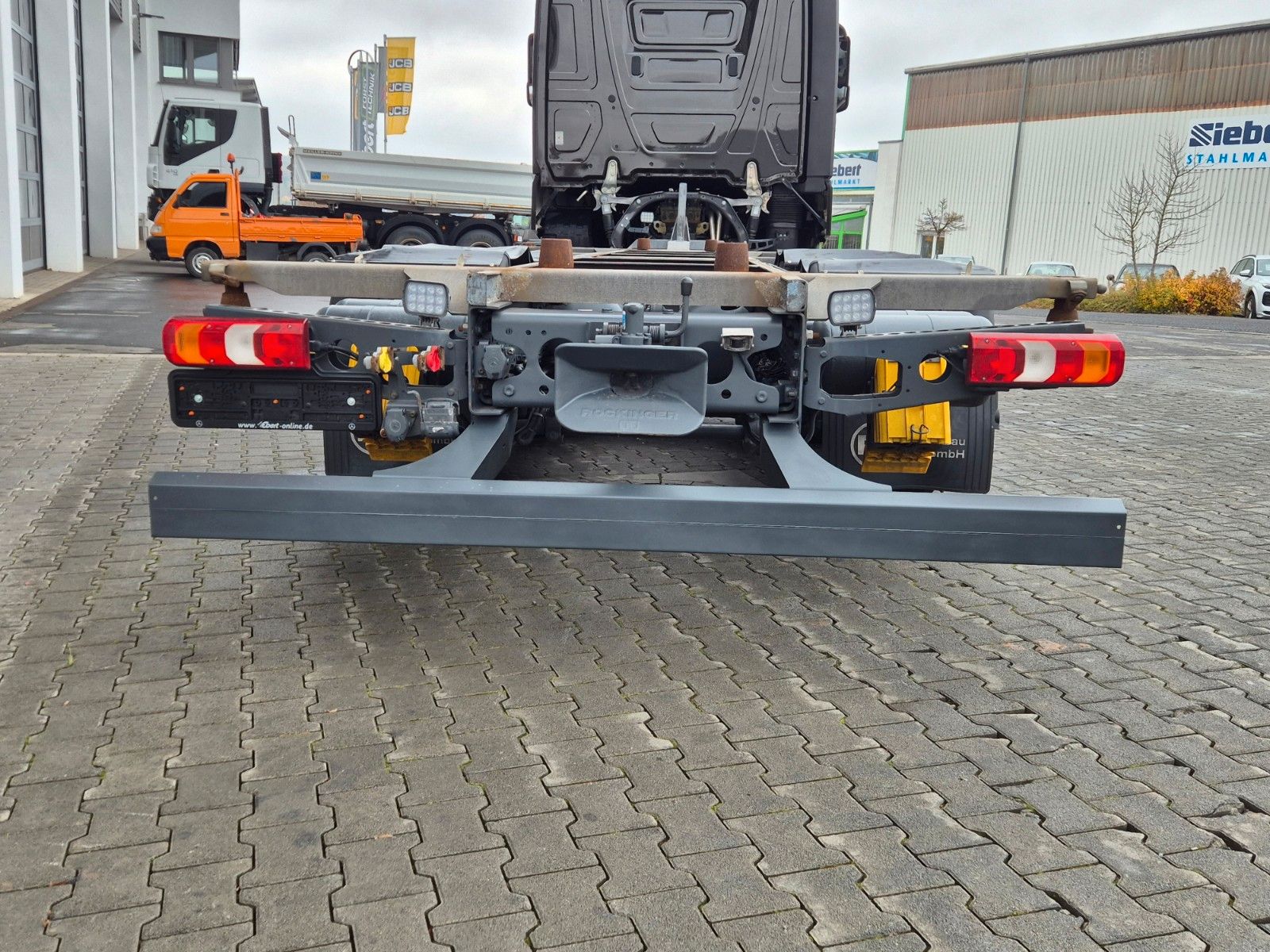 Fahrzeugabbildung Mercedes-Benz Actros 2543 LnR 6x2 Retarder