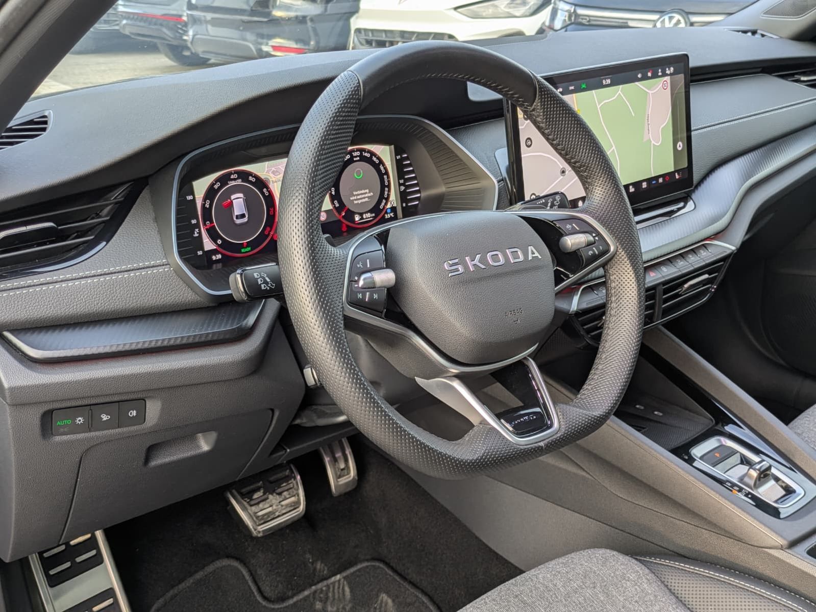 Fahrzeugabbildung SKODA Octavia 1.5 DSG Sportline PANO*MATRIX*AHK*5J.GAR