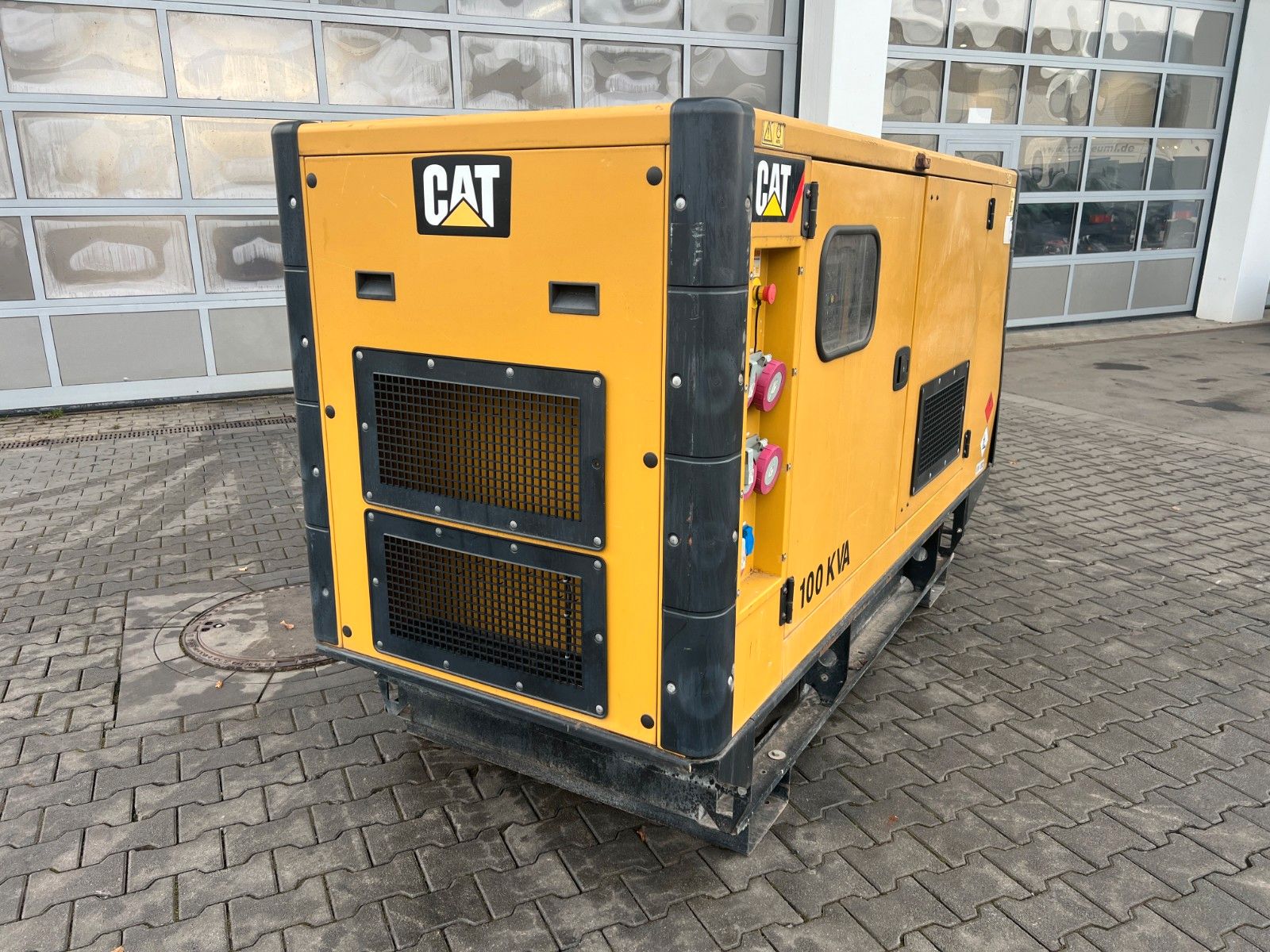 Fahrzeugabbildung CAT DE110E3 Stromerzeuger / 100KVA / 2018 / 15.403h