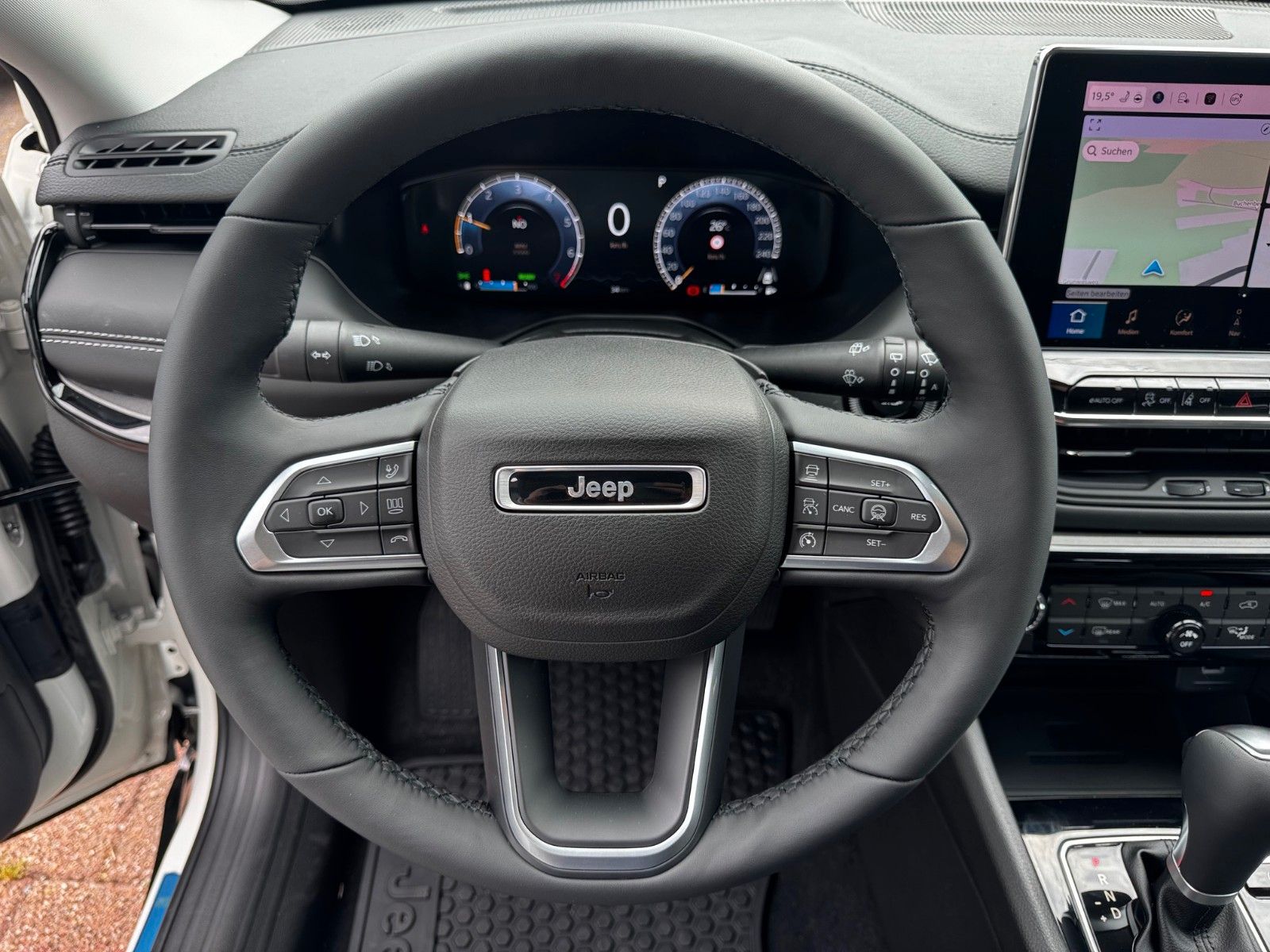 Fahrzeugabbildung Jeep Compass 1.5l GSE T4 48V Summit NAVI ACC KAMERA