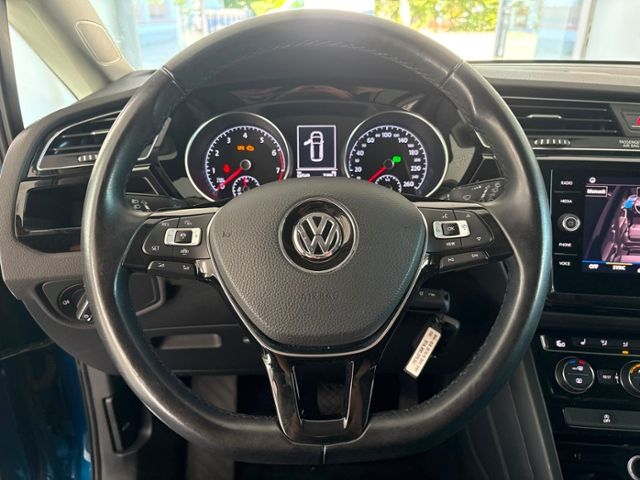 Touran  R-Line 1.5 TSI LED NAV ACC AHK KAM 8FACH