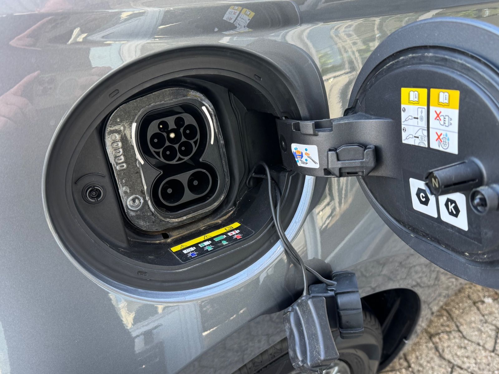 Fahrzeugabbildung Fiat 500 e Icon/42 kWh/Navi/R-Cam/ACC*CarPlay/SHZ/