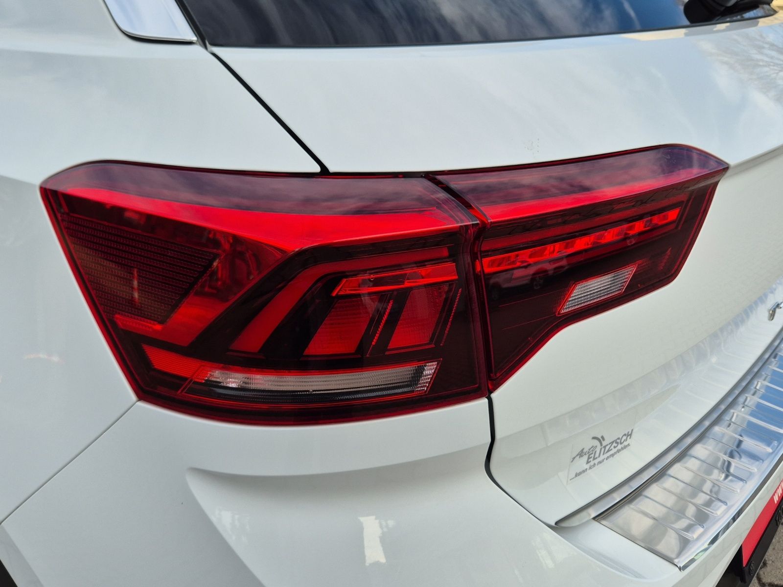 Fahrzeugabbildung Volkswagen T-Roc 1.5 TSI Sport LED Navi