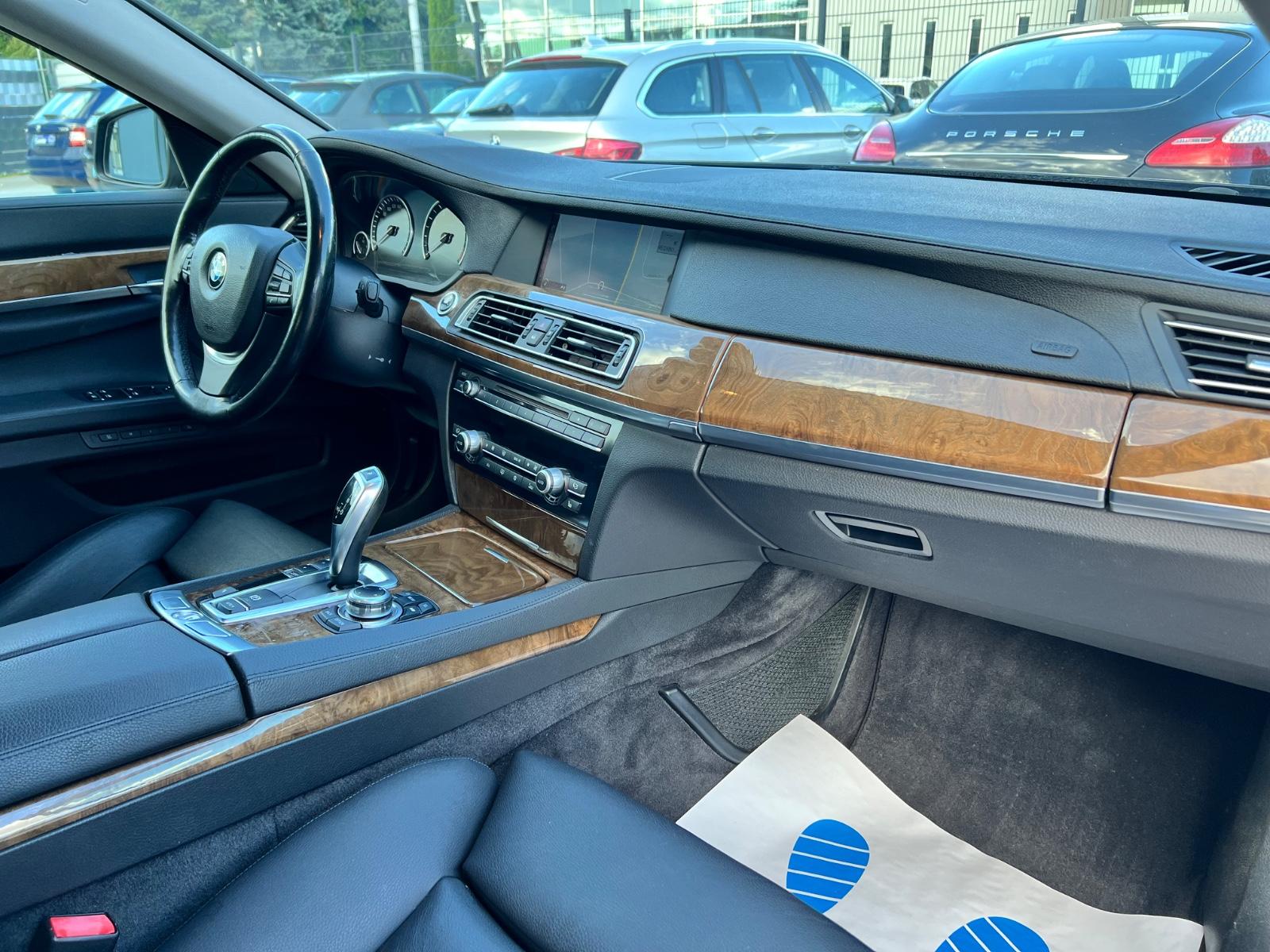 BMW  740I - 326 CV - BVA - HAYON ÉLECTRIQUE