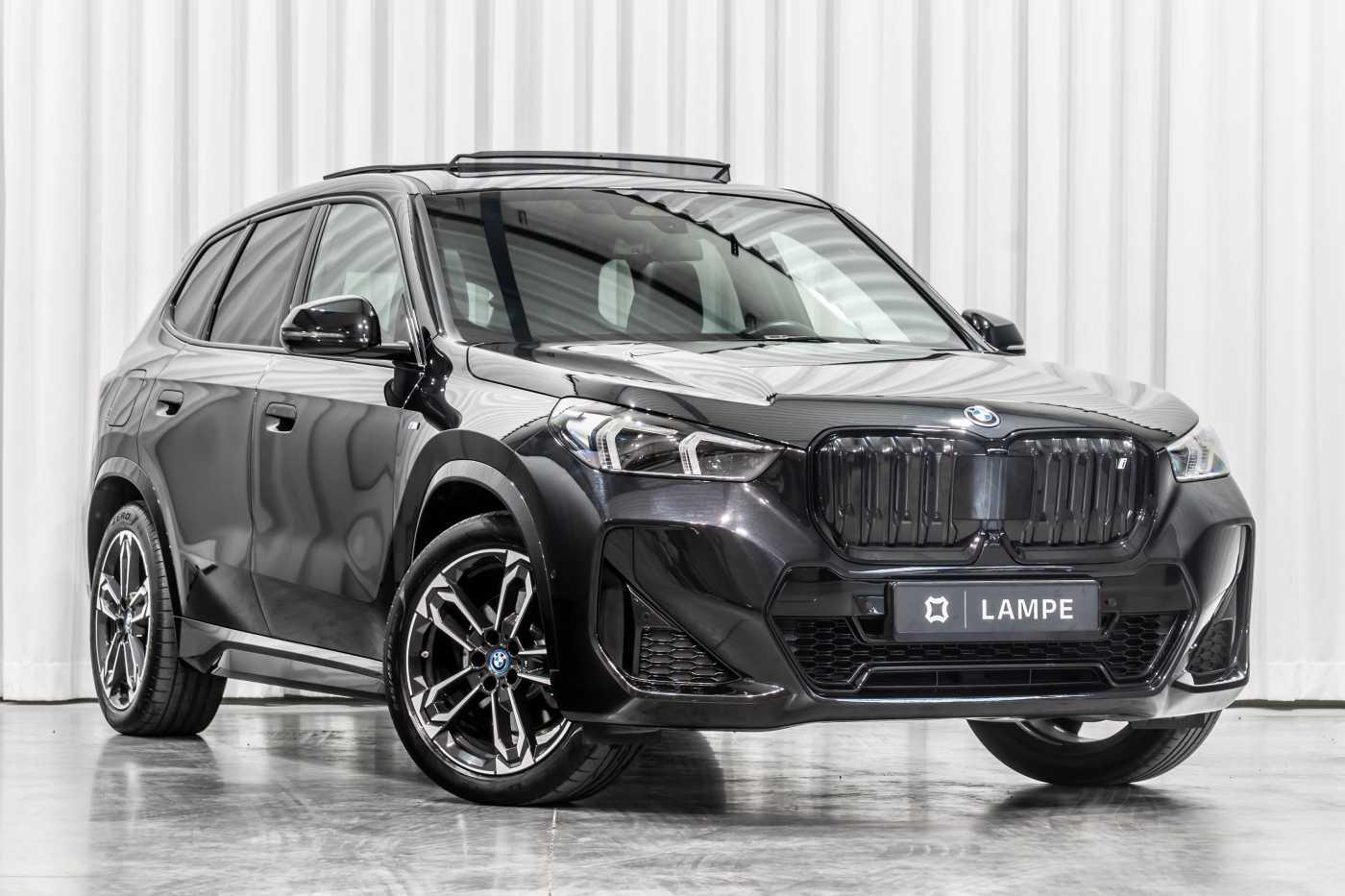 BMW iX1 xDrive30 M Sport Pano Head-Up 360°Cam ACC