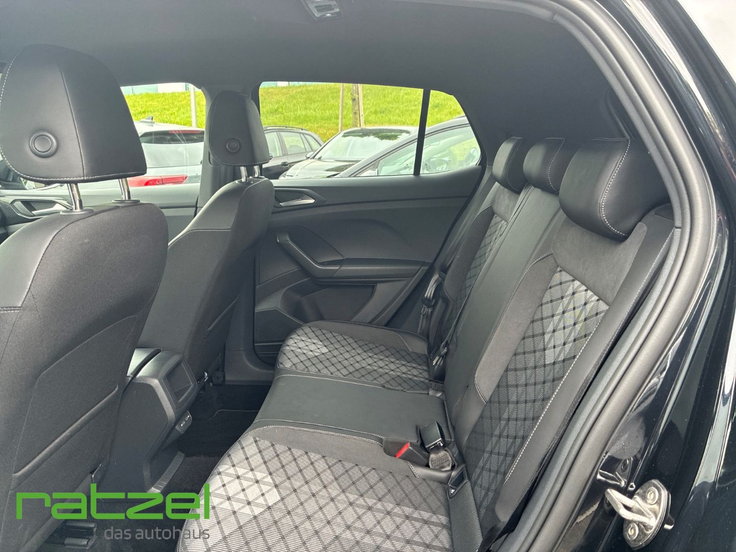 Fahrzeugabbildung Volkswagen T-Cross R-Line 1.0 l TSI IQ Light Lane Assist Ei